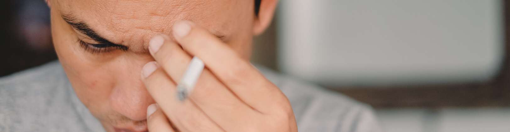 stoppen-met-piekeren-hoe-doe-je-dat piekerende man